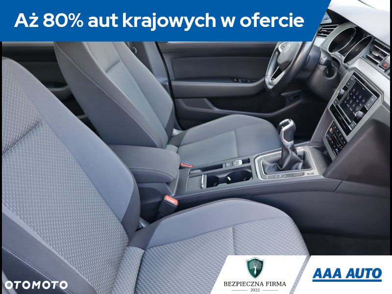 Volkswagen Passat - 10