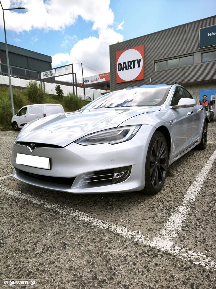 Tesla Model S - 1