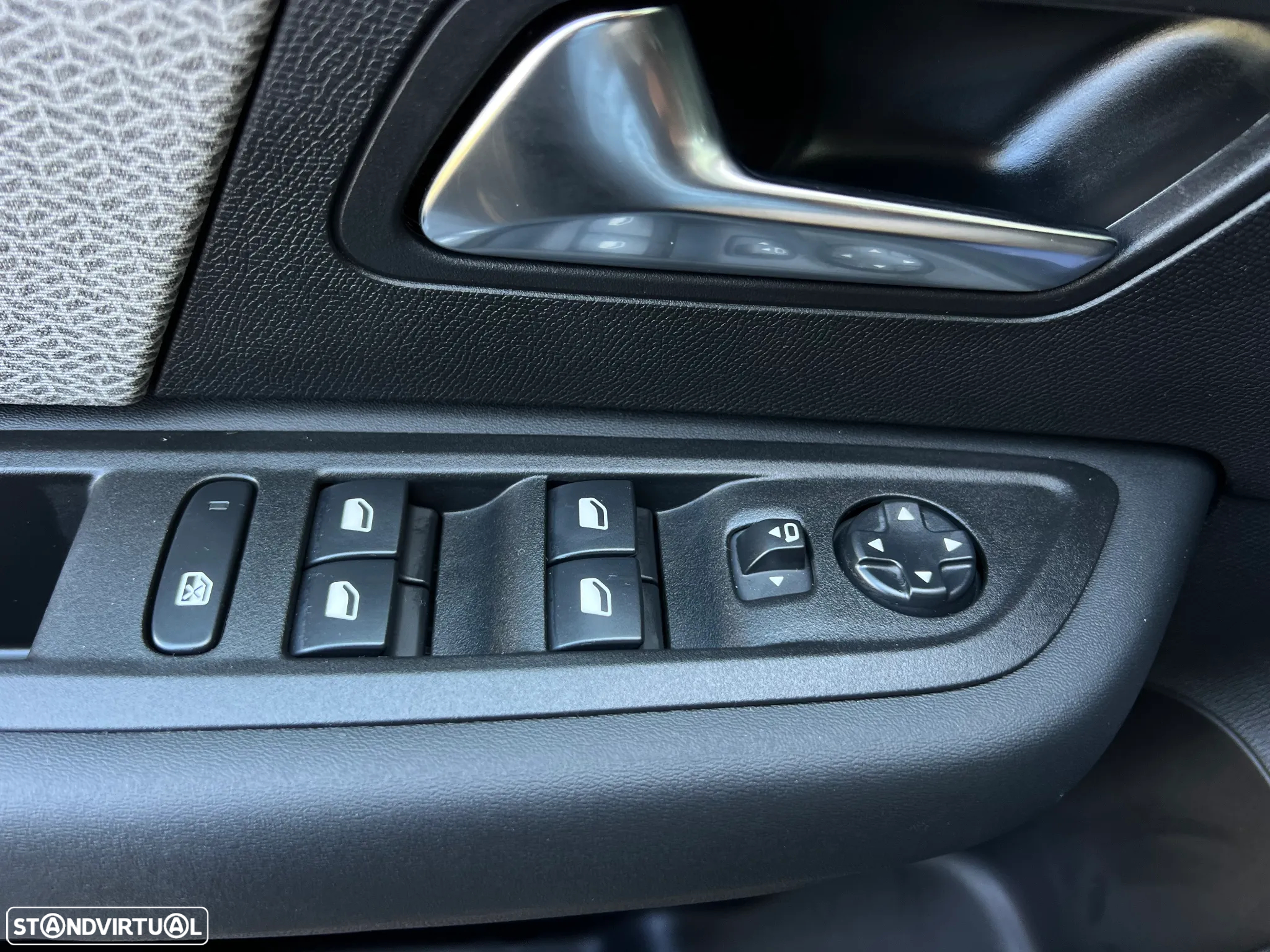 Citroën C4 X 1.2 PureTech Plus EAT8 - 10