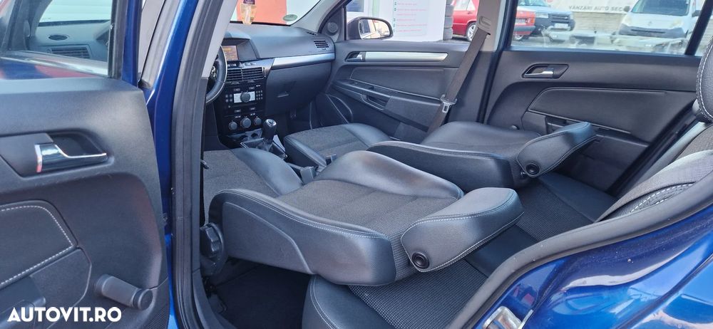 Opel Astra 1.6 Essentia - 12