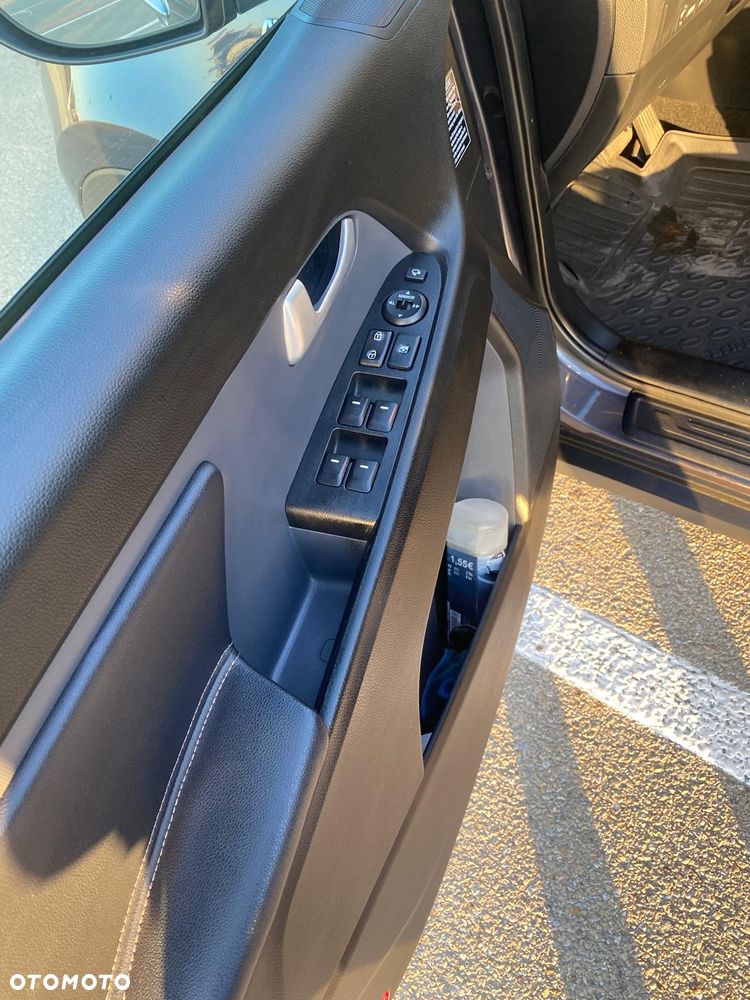 Kia Sportage 2.0 CRDI XL - 11