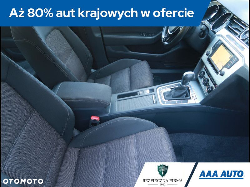 Volkswagen Passat - 10