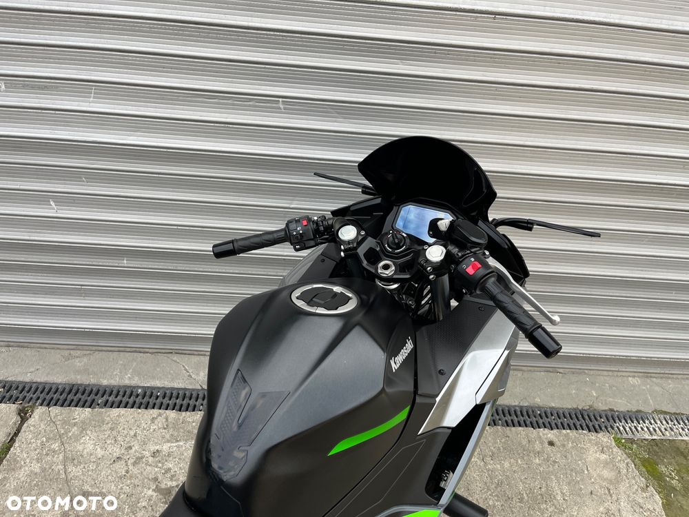 Kawasaki Ninja - 12