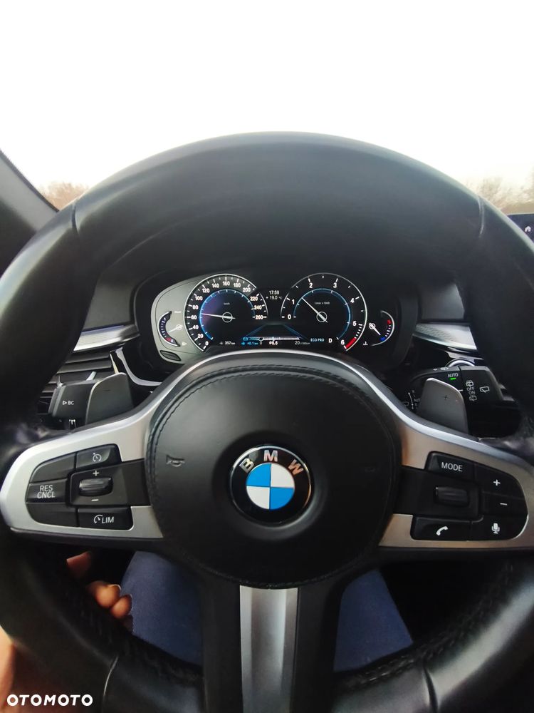 BMW Seria 5 520d xDrive M Sport sport - 37