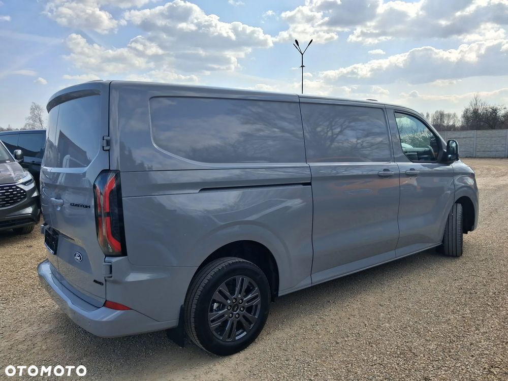 Ford Custom Van Limited - 5