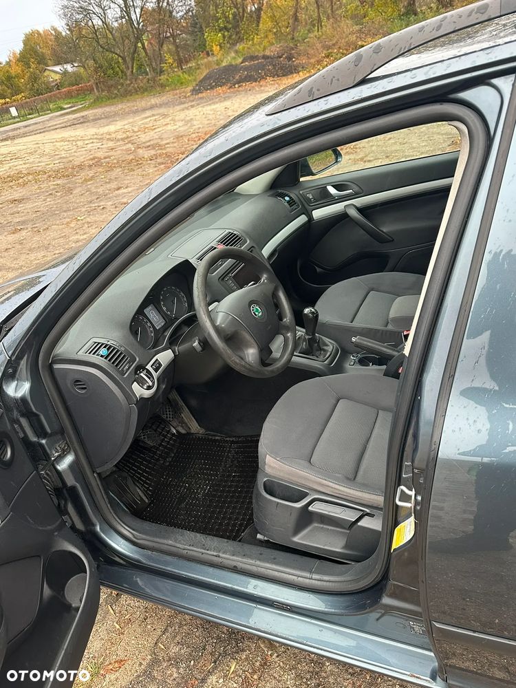 Skoda Octavia 2.0 FSI Ambiente - 4