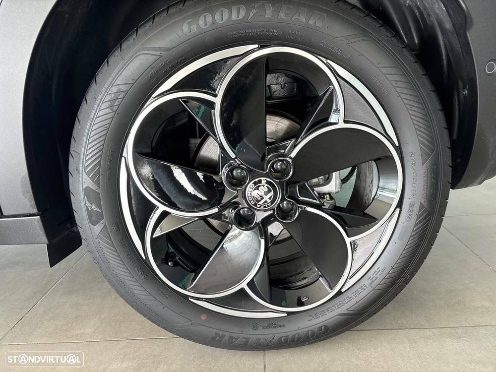 Alfa Romeo Junior Elletrica 50 kWh - 11