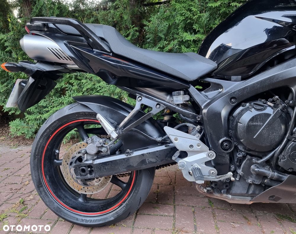 Yamaha FZ6 - 3