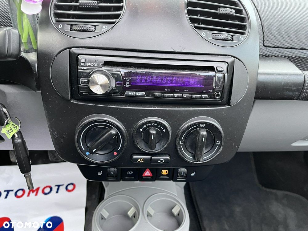 Volkswagen New Beetle - 15