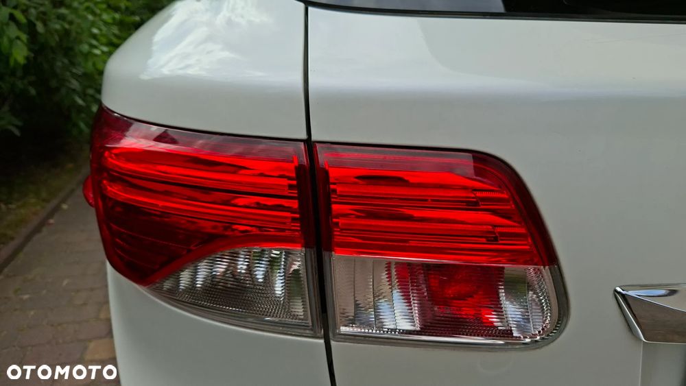Toyota Avensis Touring Sports 1.8 Executive - 9
