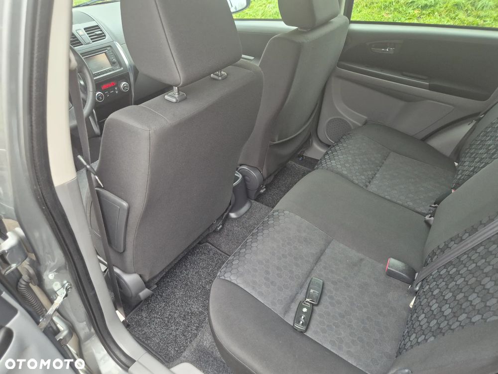 Suzuki SX4 2.0 DDiS 4x4 Style - 10