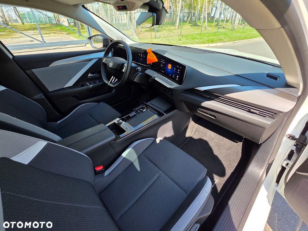 Opel Astra 1.6 T Plug-in Hybrid GSe - 26