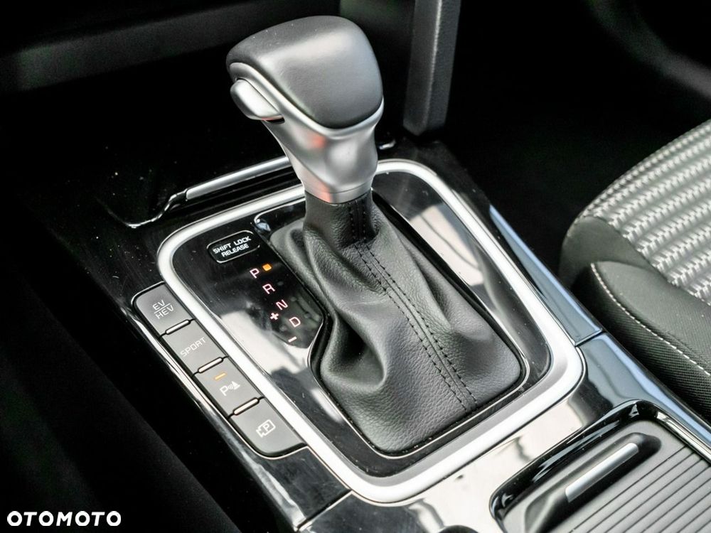 Kia Ceed 1.6 GDI PHEV L DCT - 16