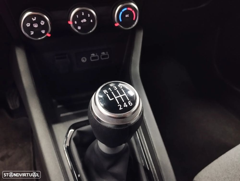 Renault Clio 1.0 TCe Evolution - 33