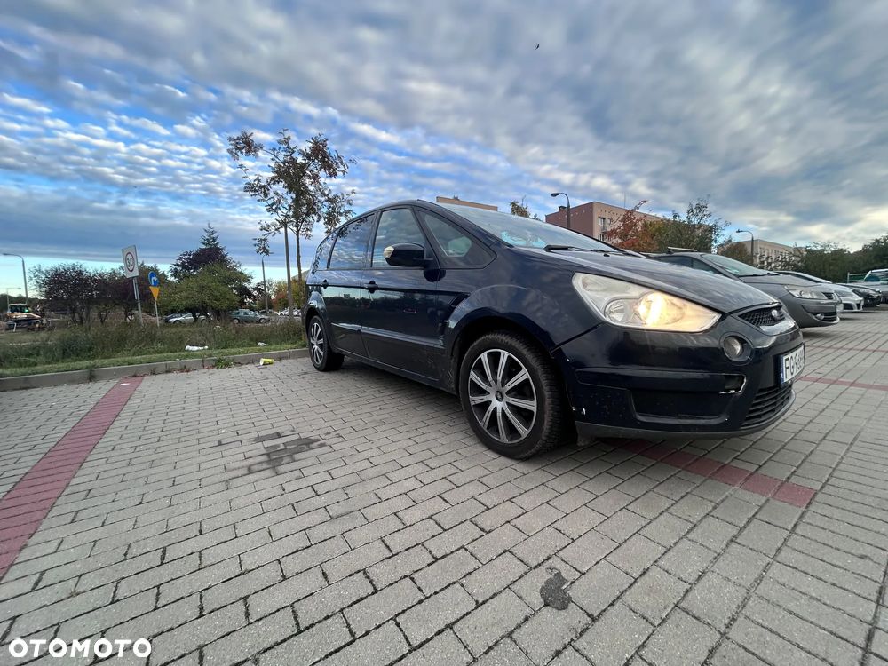Ford S-Max - 16