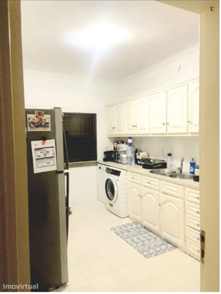 Quarto - localizado em Amadora Lisbon - Grande imagem: 2/7