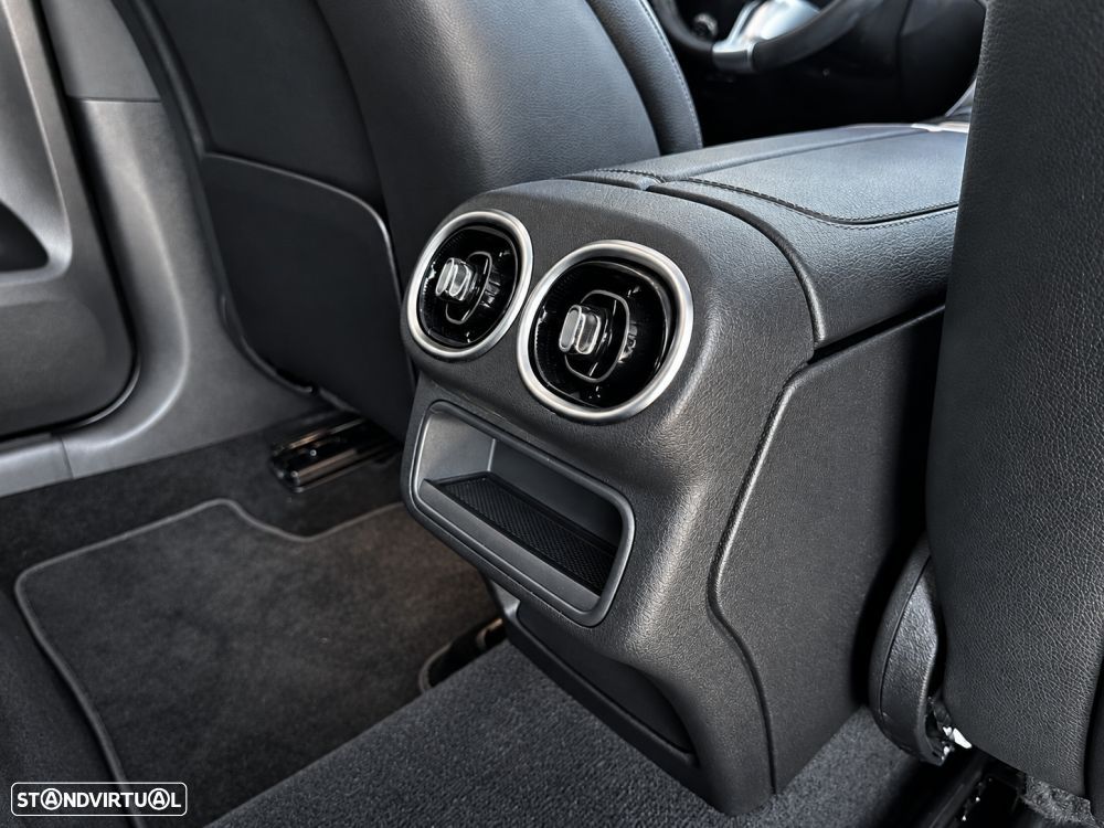Mercedes-Benz GLC 300 e 4Matic 9G-TRONIC Avantgarde Advanced - 24