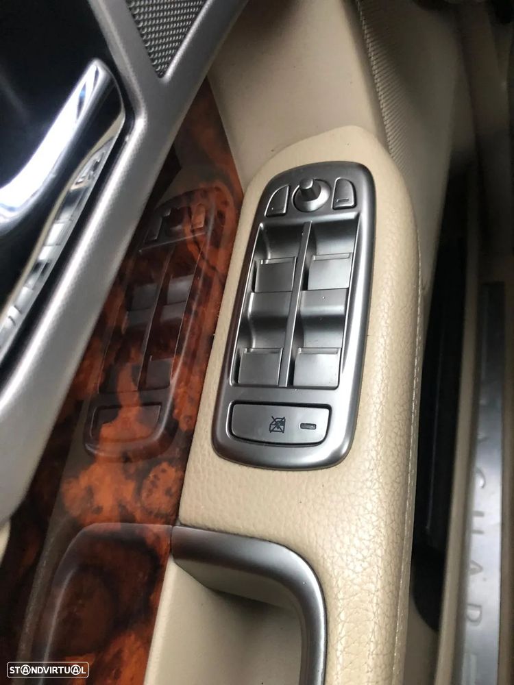 Jaguar XF 3.0 V6 Luxury - 39