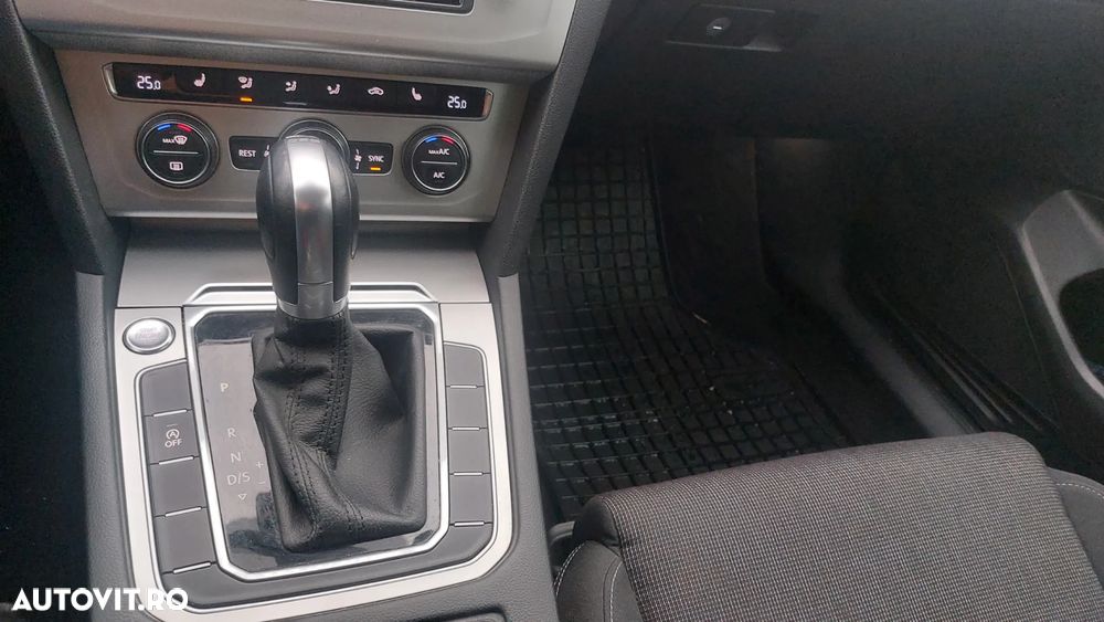 Volkswagen Passat - 8