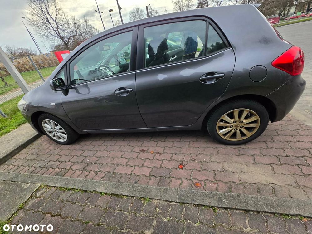 Toyota Auris - 11