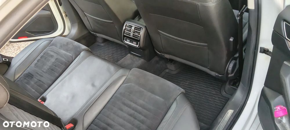 Volkswagen Passat 1.8 TSI BMT Highline - 22