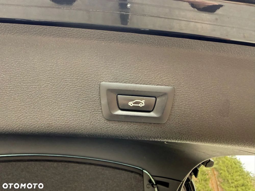 BMW X4 xDrive20i - 16