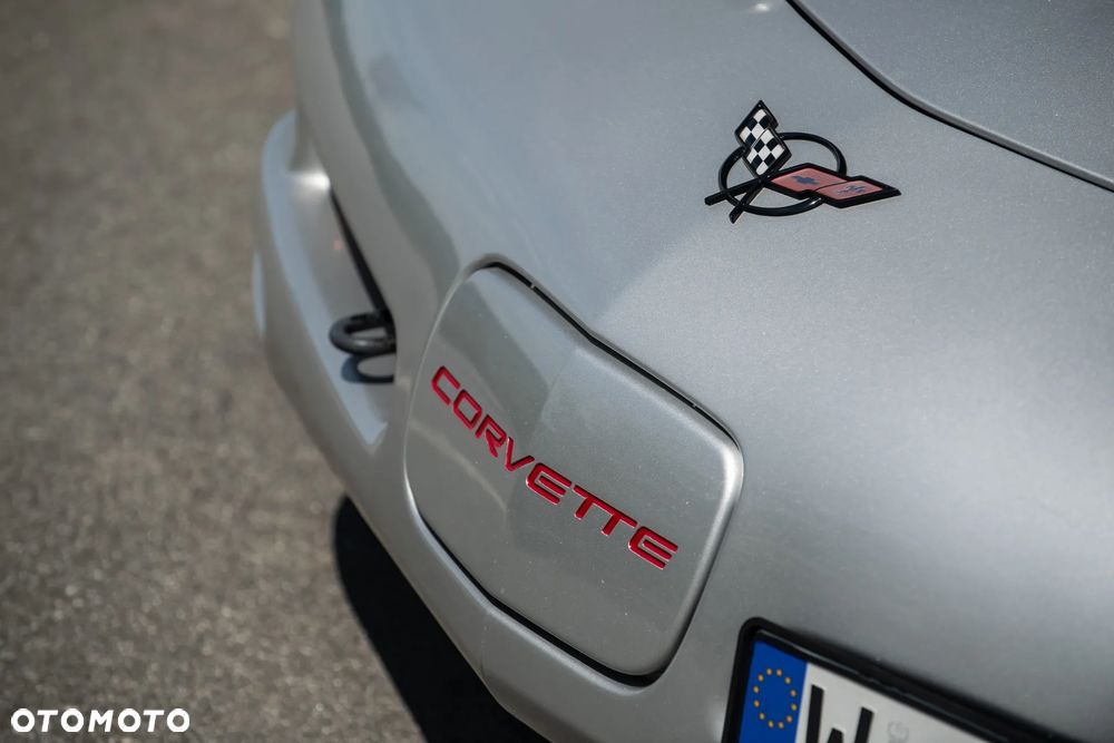Chevrolet Corvette - 11