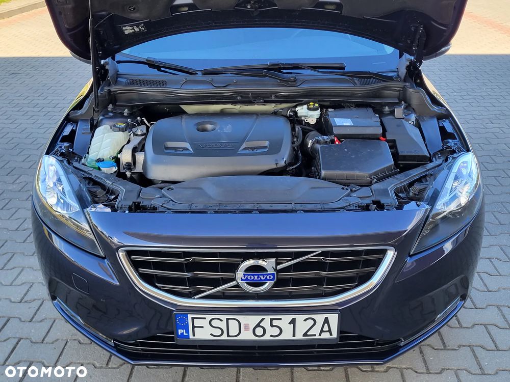 Volvo V40 T2 Momentum - 38