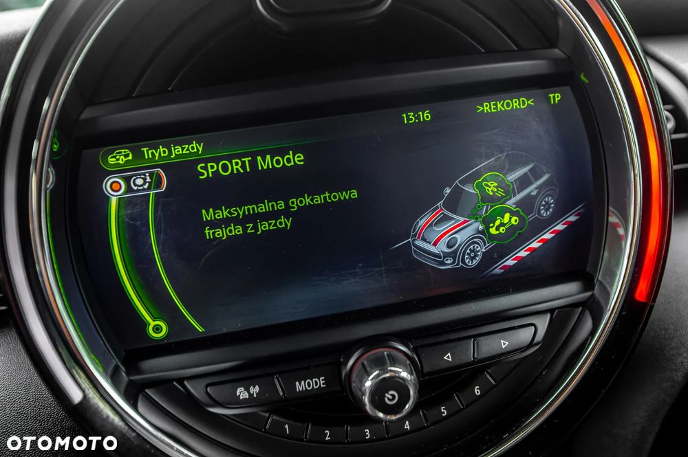 MINI Cooper Essential Trim - 33