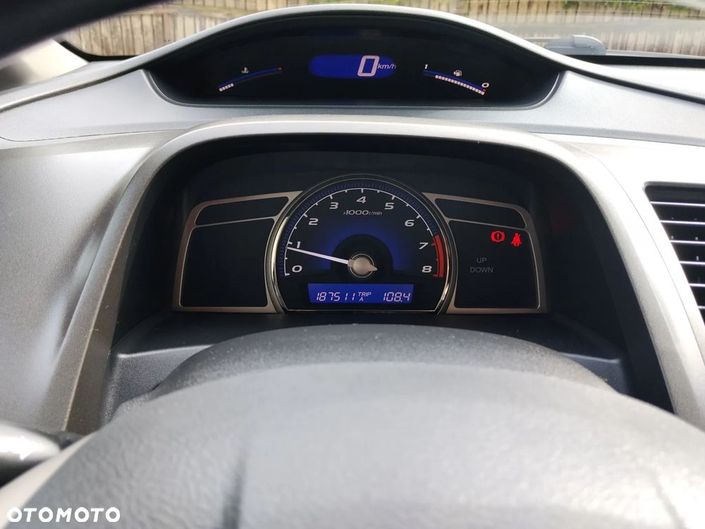 Honda Civic 1.8 Comfort - 8