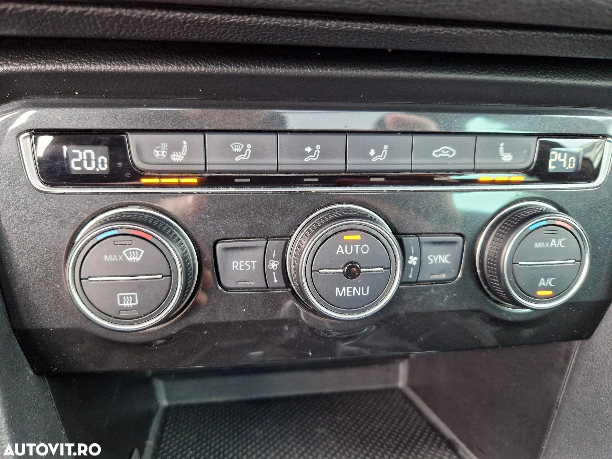 Volkswagen Tiguan - 33