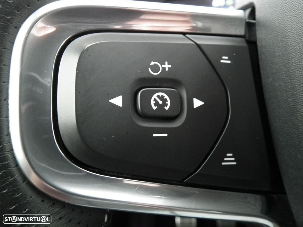 Volvo XC 40 2.0 D3 R-Design - 29
