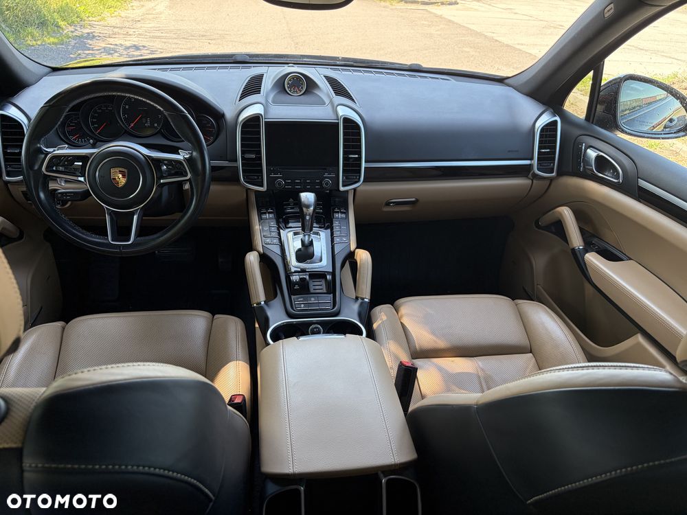 Porsche Cayenne Platinum Edition - 15
