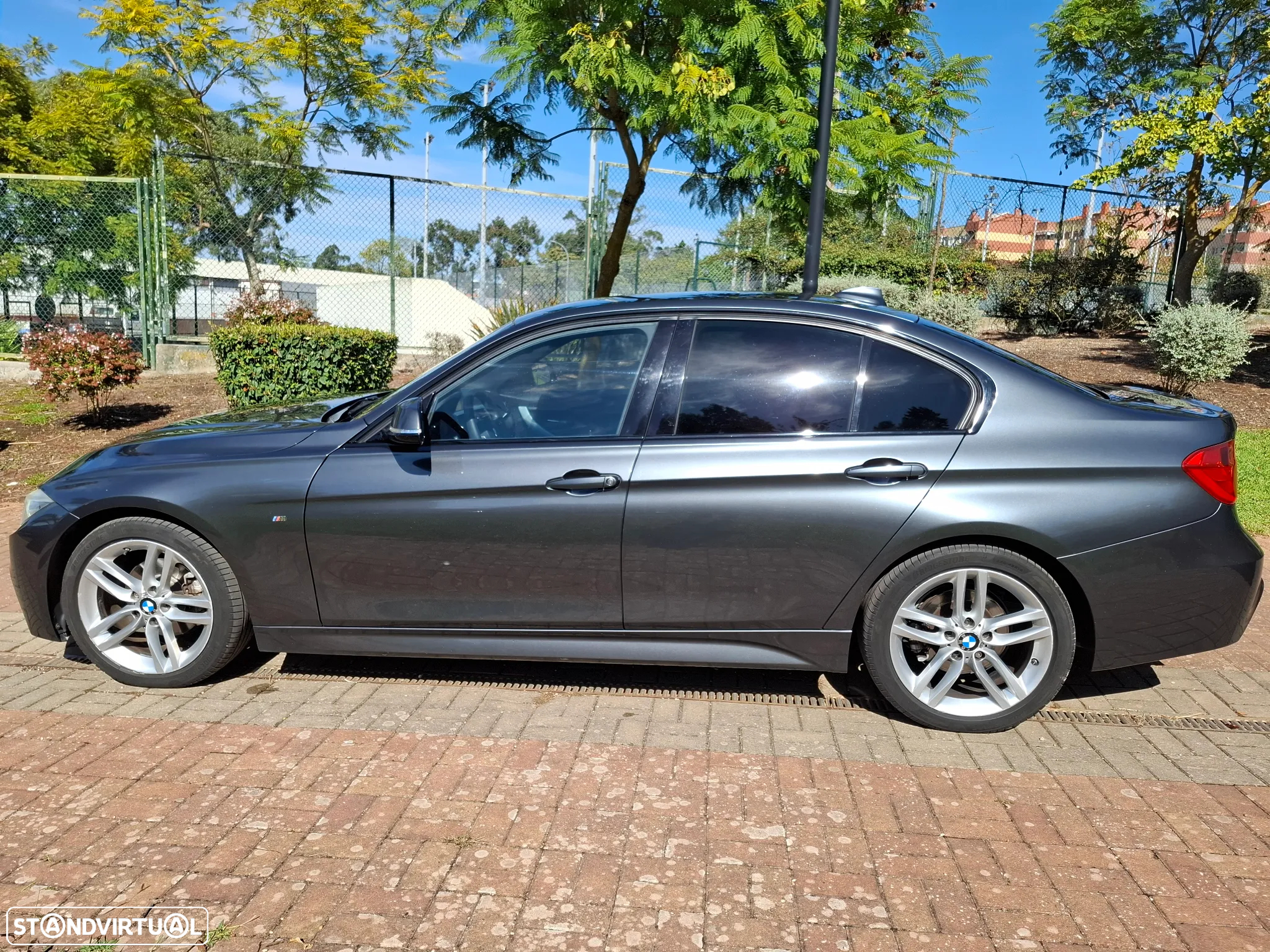 BMW 318 d Pack M - 4