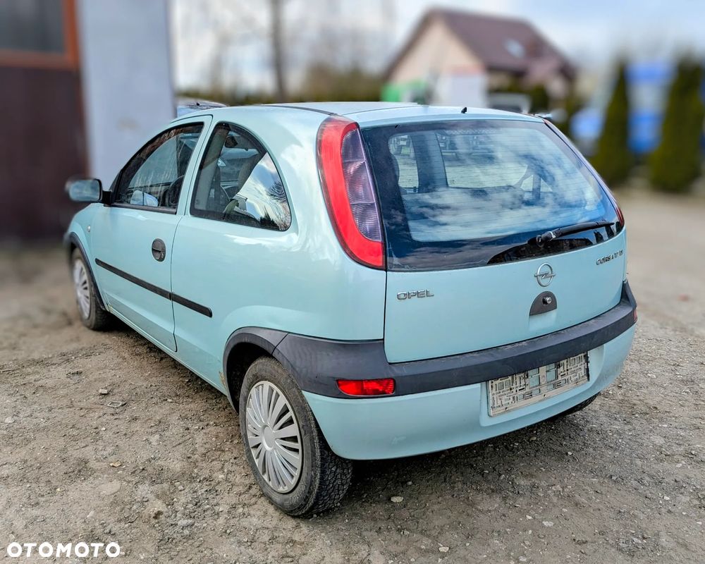 Opel Corsa C 2000–2006 na części - 10