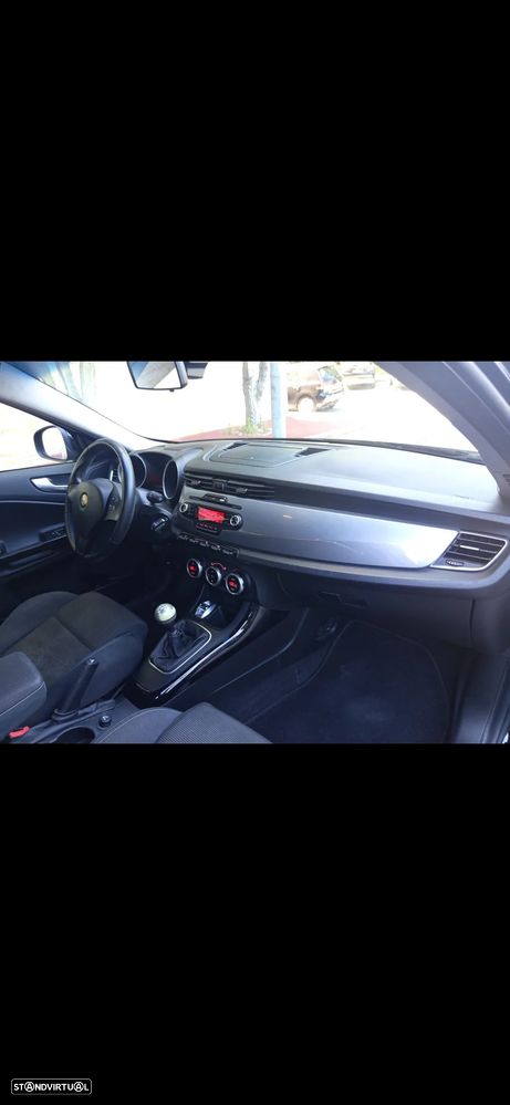 Alfa Romeo Giulietta 1.6 JTDM Distinctive 57X - 27
