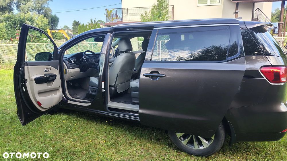 Kia Sedona 3.8 V6 LX - 32
