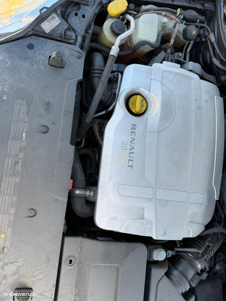 Renault Laguna Break ver-2-0-dci-luxe - 8