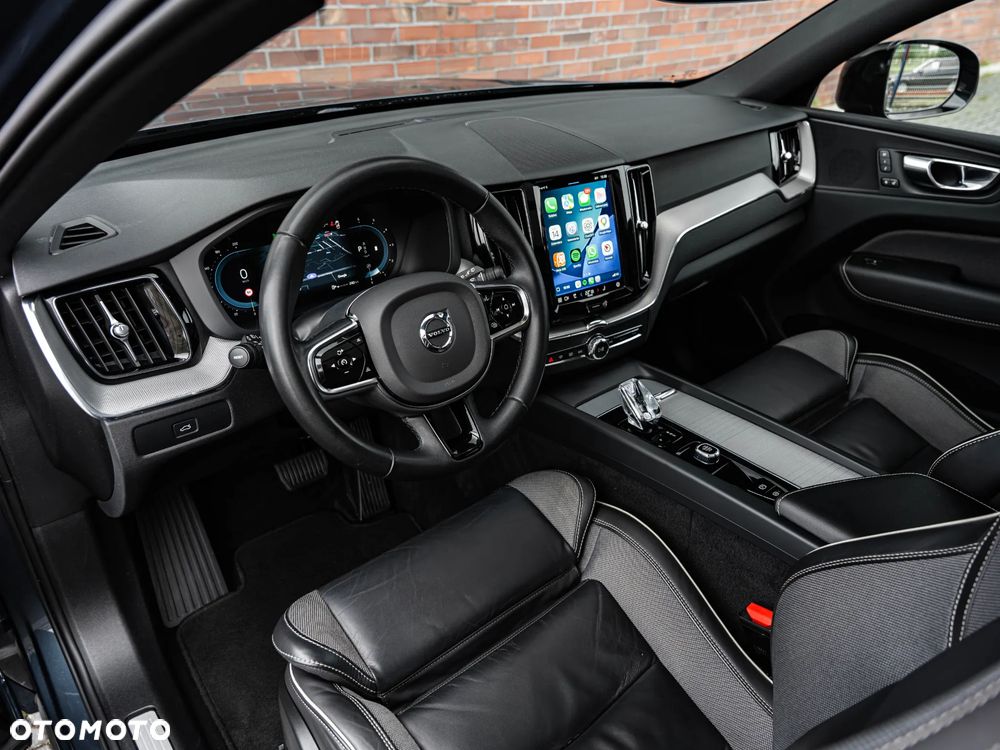 Volvo XC 60 B4 D Plus Dark - 23