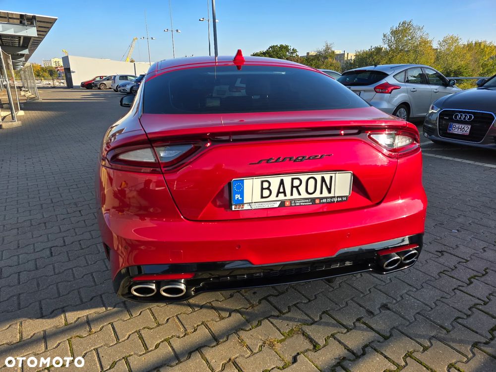 Kia Stinger - 10