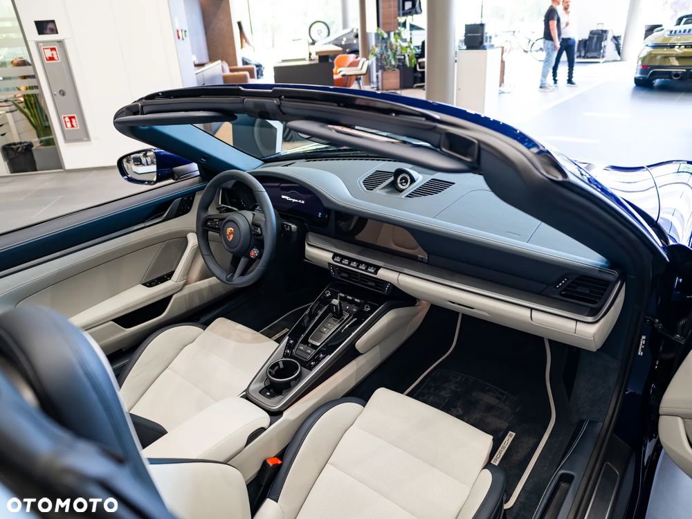 Porsche 911 Targa 4S - 22