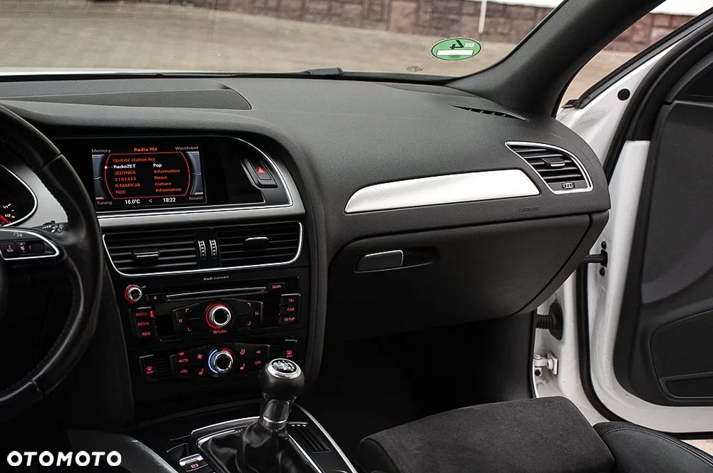 Audi A4 Avant 2.0 TDI DPF S line Sportpaket - 32