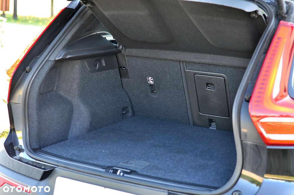 Volvo XC 40 T3 Momentum Pro - 16