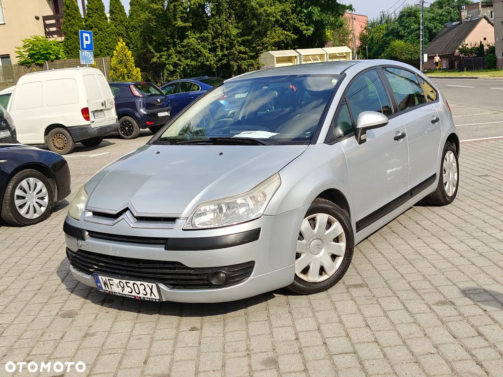 Citroën C4 1.4 16V Advance - 1