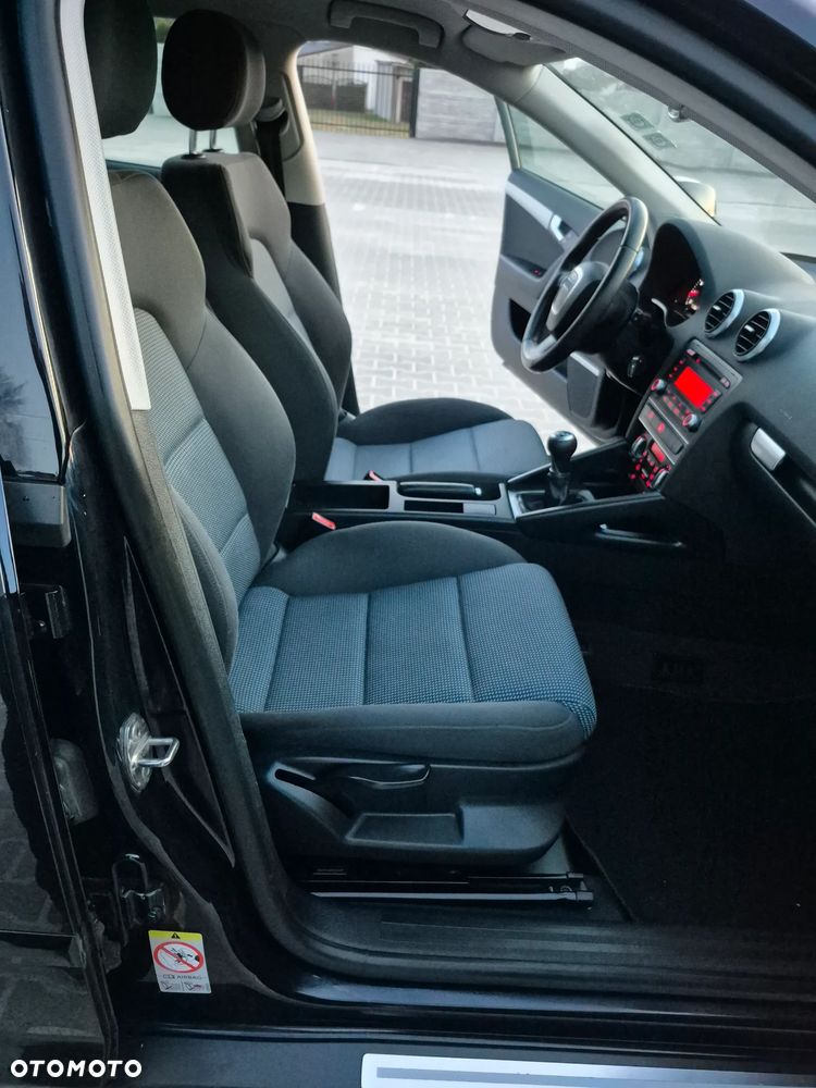 Audi A3 Sportback 1.8 TFSI quattro Ambiente - 11