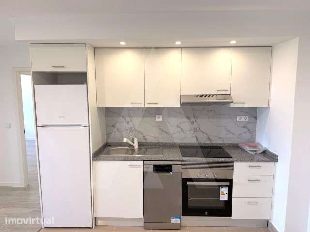 Apartamento T2 a 3 minutos do C. C. Glicínias - Grande imagem: 3/16