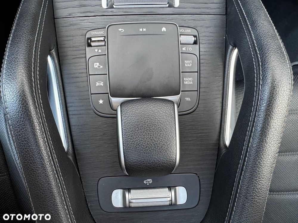 Mercedes-Benz GLS - 22