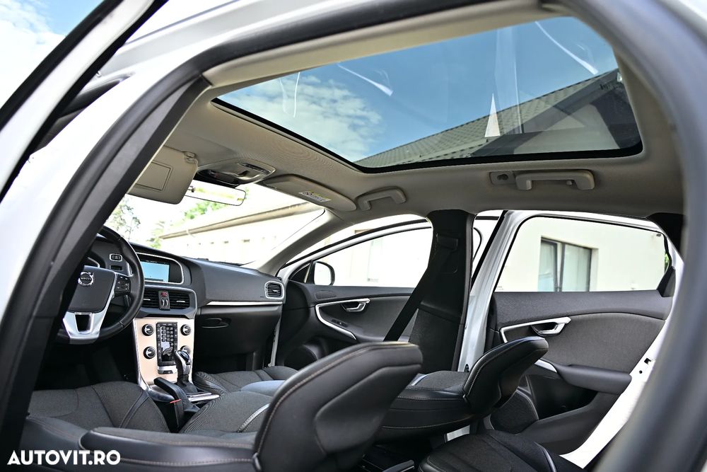 Volvo V40 D2 Geartronic Momentum - 33