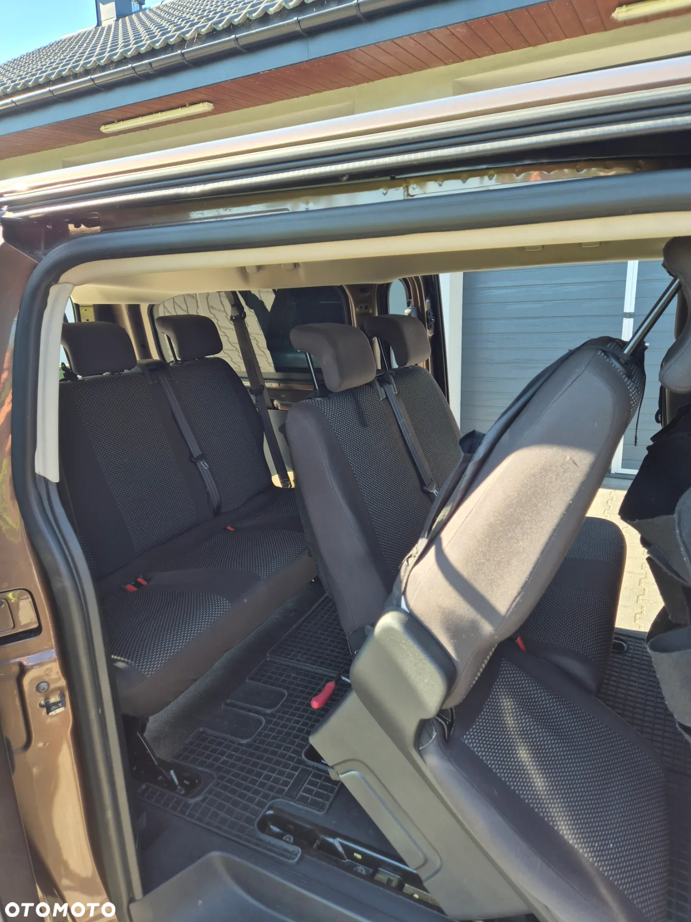 Peugeot Traveller - 7