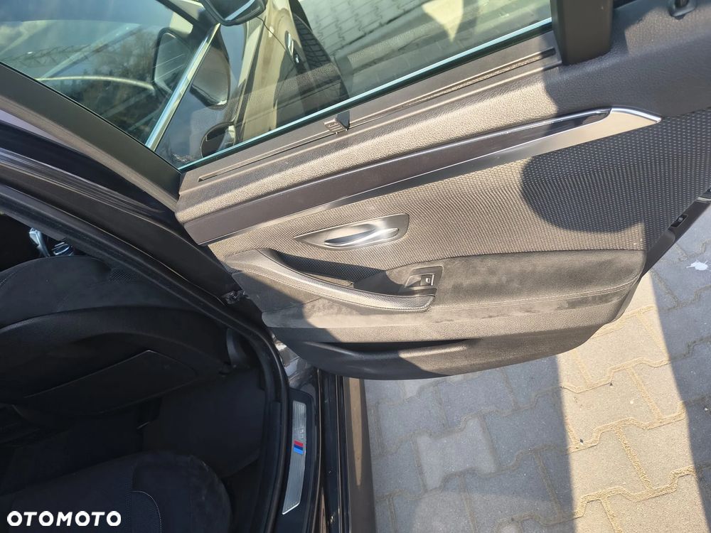 BMW Seria 5 520d M Sport - 22